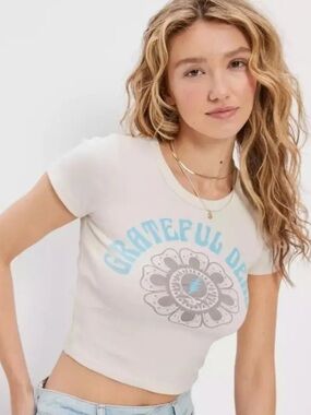 American Eagle Grateful Dead Babydoll Tee. Size: Medium. Great condition 🩵